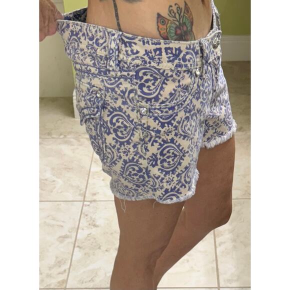 Miss Me Shorts 28 Purple & White Patterned Embellished Rhinestone Fleur de Lis - Picture 8 of 8